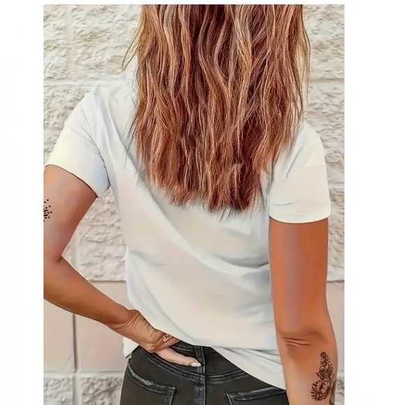 Women's Casual "Vacay Mode" Graphic Tee With Sunglasses Design Short Sleeve - Picture 2 of 3